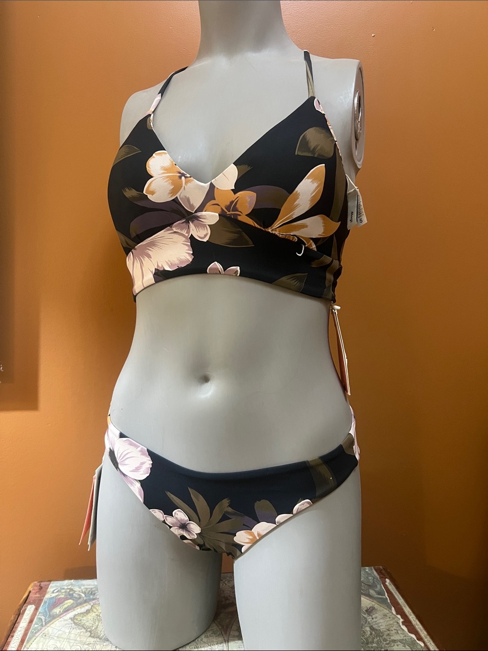 Maaji Floral Reversible Bikini. Sm.